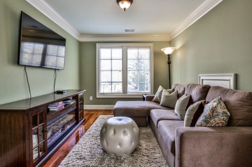 360 Cameron Ridge Dr, Atlanta GA  30328-4710 exterior