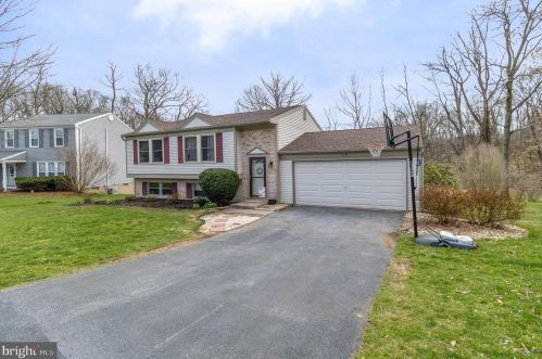 1664 Pebble Brook Ln, Harrisburg, PA 17110-9593