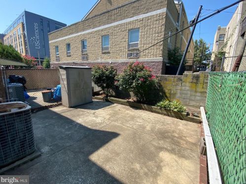 1240 Melville St, Philadelphia, PA 19143-3717