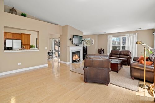 540 Commons Ct, Bannockburn IL  60015-4313 exterior