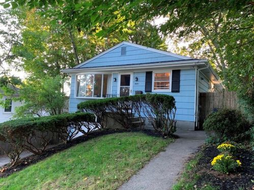 12 Redwood St, Providence, RI 02908-2821
