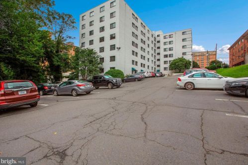 2016 Adams St, Arlington VA  22201-3748 exterior