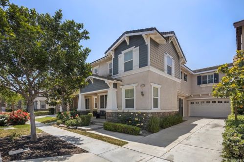 7977 Glide Path Ct, Chino, CA 91708-7616