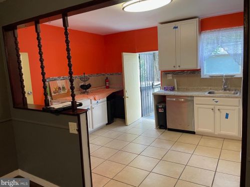 2524 61 St, Philadelphia PA 19142-3402 exterior