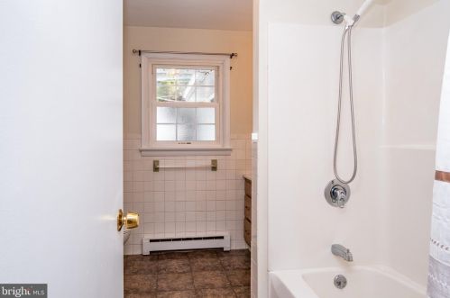 901 Enola Rd, Carlisle PA 17015-9548 exterior