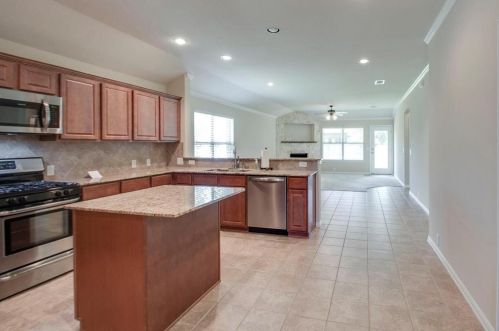 309 Creekside Trl, Argyle TX  76226-2287 exterior