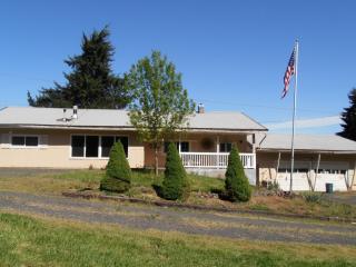 218 Hemenway Rd, Winlock, WA 98596-9526