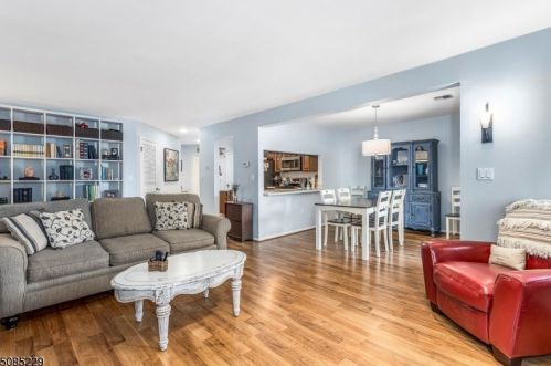 65 Quartz Ln, Paterson, NJ 07501-3347