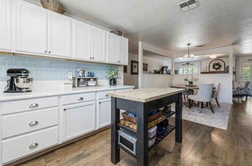 8712 Lodestone Cir, Elk Grove CA  95624-2520 exterior