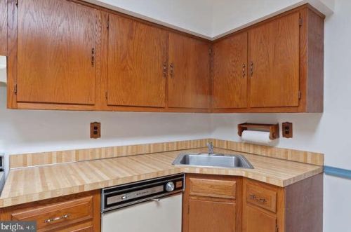 814 Silver Ct, Trenton NJ 08690-3531 exterior