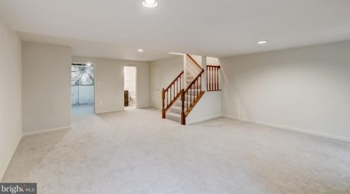 8731 Stone Hl Pl, Springfield VA  22153-1718 exterior