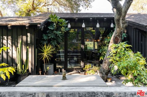 807 Robinson Rd, Topanga, CA 90290-3629