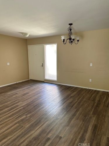 5610 Falling Leaf Ln, Riverside CA  92509-7308 exterior