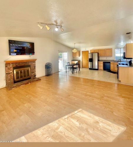 947 Talbert Ave, Simi Valley, CA 93065-5037