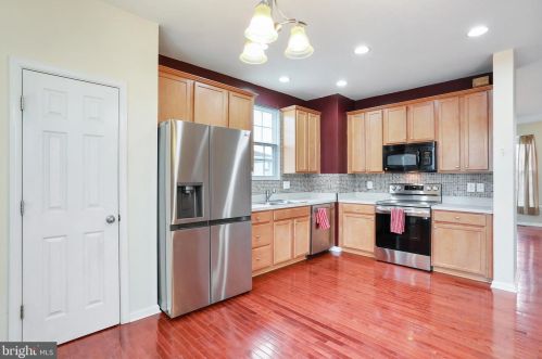 399 Lord Fairfax St, Charles Town WV  25414-2609 exterior