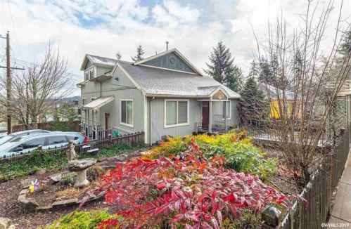 214 Oak St, Willamina, OR 97396-2812