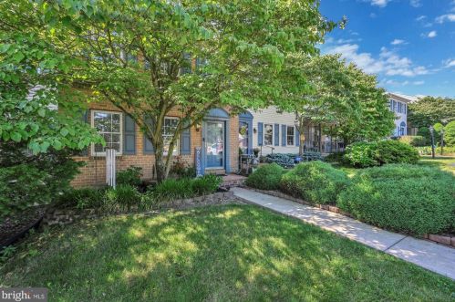120 Robin Hill Cir, York, PA 17404-8345