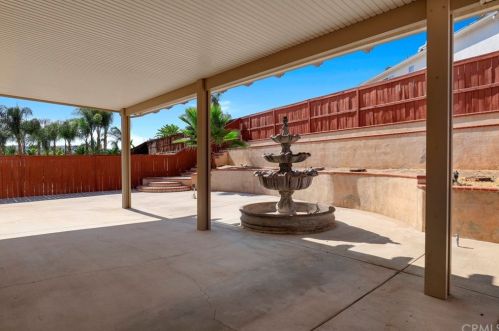 12758 Royal Palm Ln, Riverside CA  92503-7077 exterior