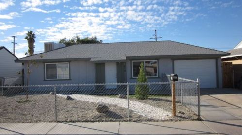 213 Helena St, Ridgecrest, CA 93555-3847
