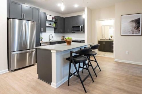 871 3rd St, Atlanta, GA 30318-5759