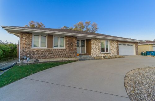 1246 Army Trail Blvd, Addison, IL 60101-3113