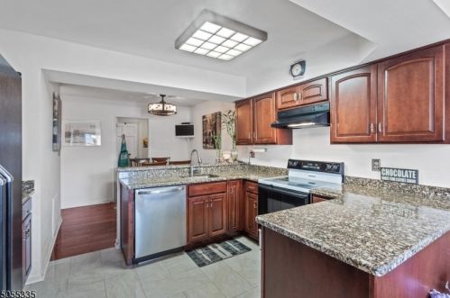 64 Goldfinch Dr, Hackettstown NJ  07840 exterior