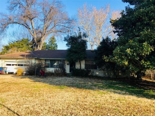 1925 55 Pl, Tulsa OK  74105-8828 exterior