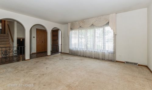 8751 98th Pl, Palos Hills, IL 60465-1137
