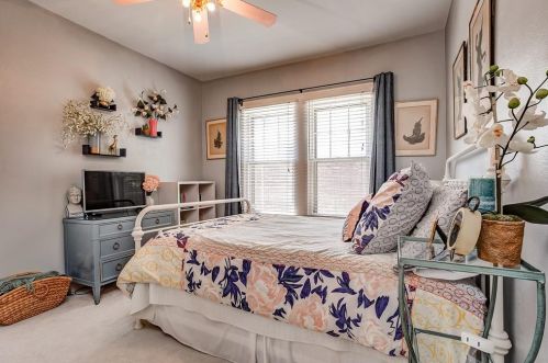 2208 Hillcrest St, Fort Worth TX  76107-4300 exterior