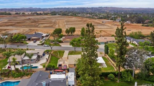 1181 Tiger Tail Dr, Riverside CA  92506-5423 exterior