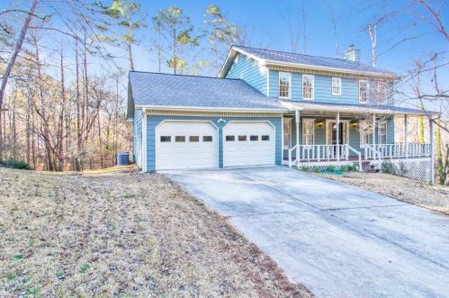 1715 Rhett Butler Dr, Lilburn, GA 30047-5624