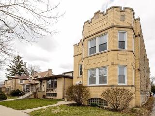 5942 Saint Louis Ave, Chicago IL  60659-4410 exterior