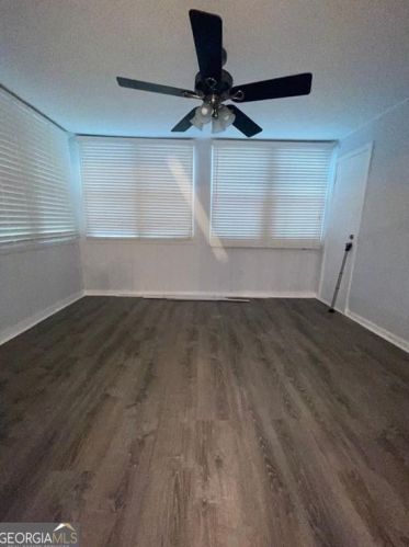 71 Montre Sq, Atlanta GA  30327-4044 exterior