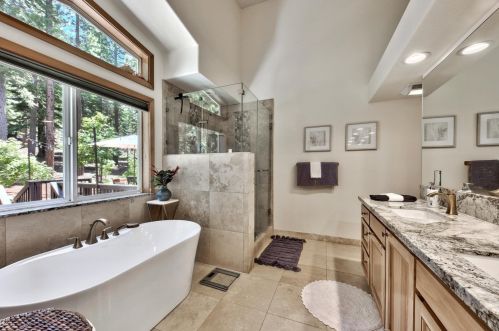 11455 Sitzmark Way, Truckee CA  96161-6163 exterior