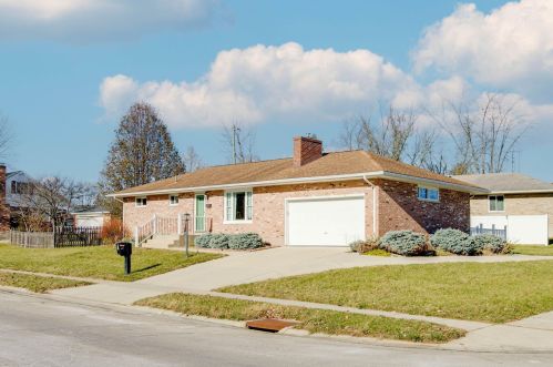 1306 Montego Dr, Springfield OH  45503-6223 exterior
