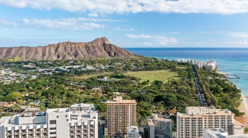 2452 Tusitala St, Honolulu HI  96815-3154 exterior