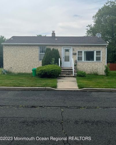20 Avon St, Cliffwood, NJ 07721-1006