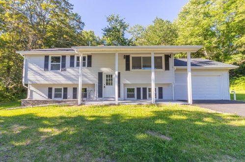554 Old Hartford Rd, Colchester CT  06415-2732 exterior