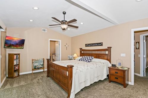 6880 Rycroft Dr, Riverside CA  92506-5317 exterior