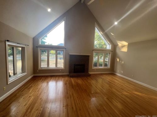 6 Kingsley Dr, Wapping CT  06074-2396 exterior