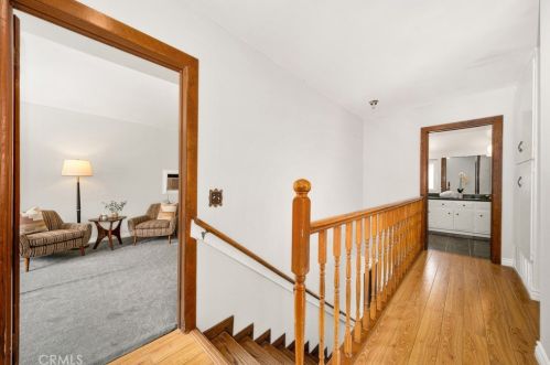 231 Sleepy Holw Dr, Glendale CA 91206-4727 exterior