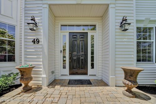 49 Maidenstone Dr, Tinton Falls, NJ 07712-3779