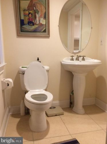 86 Lewisville Rd, Trenton NJ  08648-1801 exterior