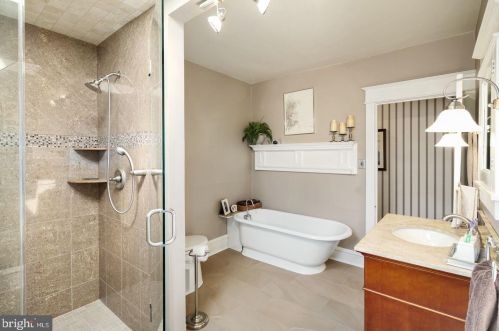 104 Roberts Ave, Tavistock NJ 08033 exterior