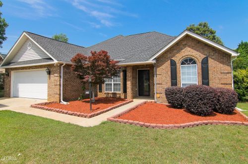 228 Golden Eagle Dr, Kathleen, GA 31047-2238