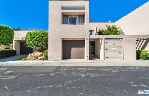 447 Village Sq, Palm Springs, CA 92262-7824