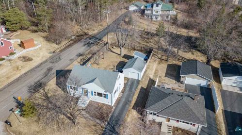 2033 Allegheny St, Duluth, MN 55811-3207