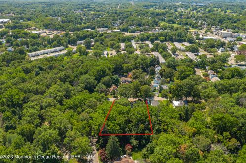 69 Byrnes Ln, Tinton Falls NJ  07724-1507 exterior