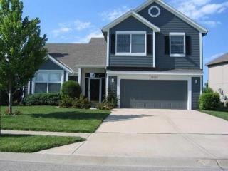 13930 150th Ct, Olathe KS  66062-3323 exterior