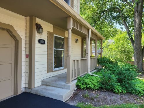 1376 Queensgreen Cir, Naperville, IL 60563-2146